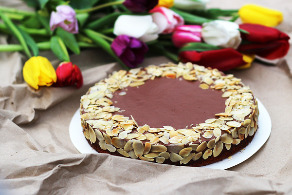 Chocolate almond keto-cake