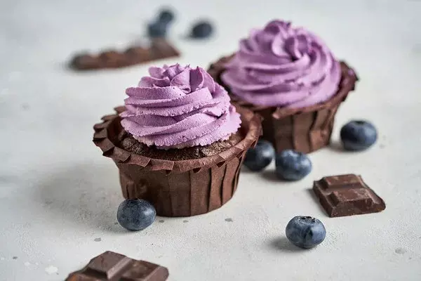 Blueberry keto-cupcake, sugarless and gluten-free