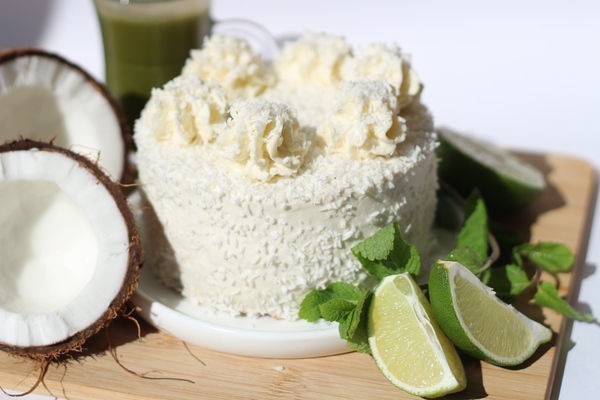 Keto coconut flour mini cake