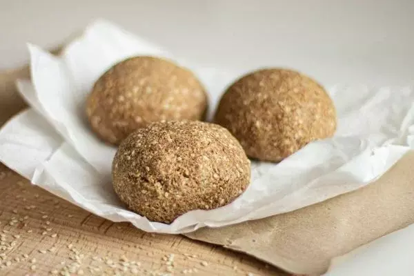 Sesame keto buns, gluten-free