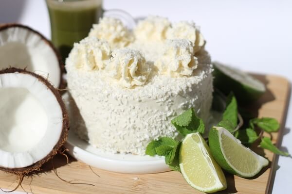 Coconut lime keto-cake, sugarless and gluten-free